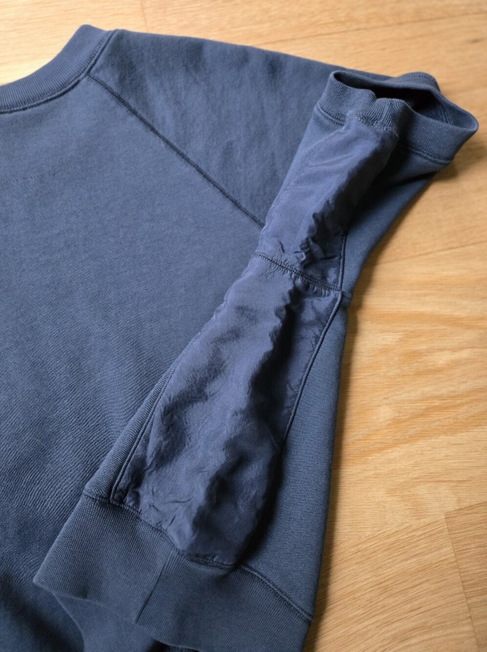 SKIMS Crop Short Sleeve Sweatshirt - Picture 6 of 6